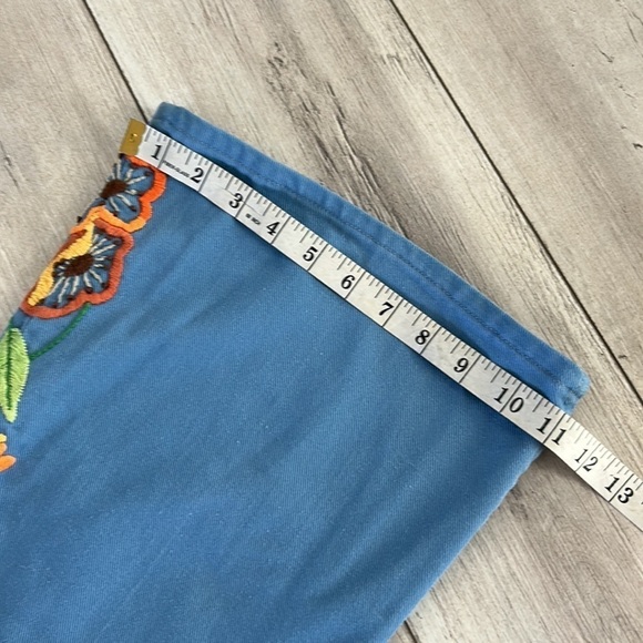 Vintage 1960s wide leg bell bottom wranglers with embroidery size 18 - Picture 11 of 16